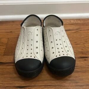 Happy Nocnoc White and Black Kids Slip-On Shoes sz12